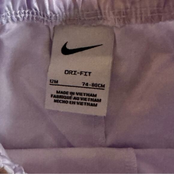 Nike Baby Girl Matching Shorts & Crew Neck Logo Tee Set  Sz 12 M NWT - Picture 4 of 8